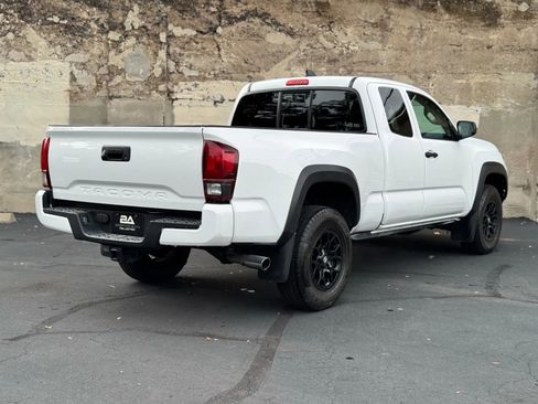 Used 2020 Toyota Tacoma SR w/ SX Package AWD/4WD image 4