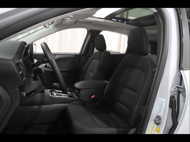 Used 2026 Ford Escape Active w/ Active Premium Tech Pack AWD/4WD image 5