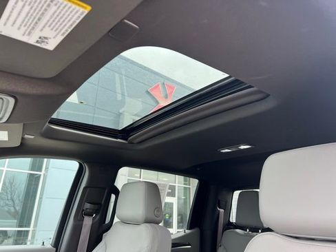 Used 2023 Chevrolet Silverado 1500 LTZ w/ LTZ Premium Package image 16