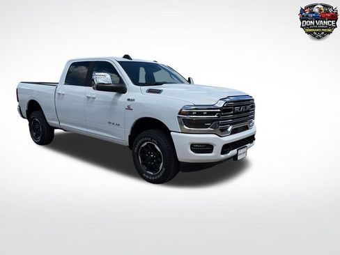 Used 2026 RAM 2500 Laramie AWD/4WD image 7