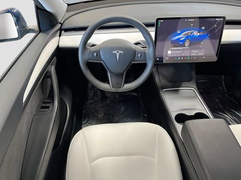 Used 2024 Tesla Model Y Long Range AWD/4WD image 20