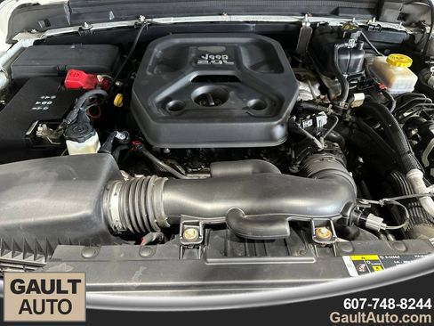 Used 2019 Jeep Wrangler Unlimited Sahara AWD/4WD image 22
