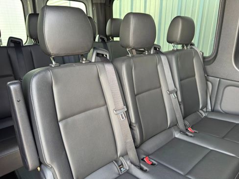Used 2022 Mercedes-Benz Sprinter 1500 image 36