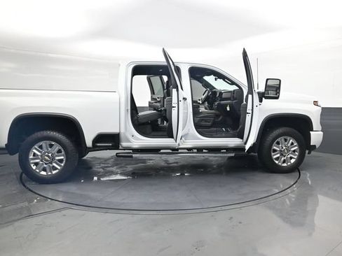 Used 2024 Chevrolet Silverado 2500 High Country w/ High Country Premium Package AWD/4WD image 40