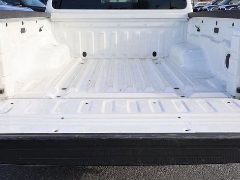 Used 2023 Nissan Frontier SV w/ Midnight Edition Package image 10