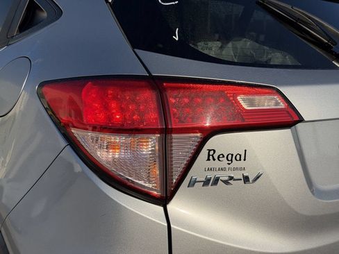 Used 2018 Honda HR-V EX image 11
