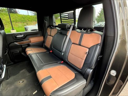 Used 2022 Chevrolet Silverado 3500 High Country w/ Technology Package image 28