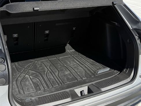 Certified 2025 Chevrolet Trax RS w/ Sunroof Package image 24