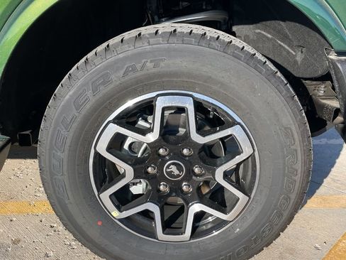 New 2025 Ford Bronco Outer Banks AWD/4WD image 27