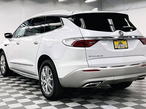 Used 2022 Buick Enclave Premium w/ Experience Buick Package image 2