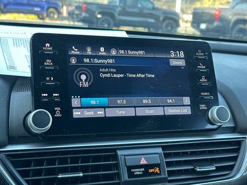 Used 2022 Honda Accord Sport image 16