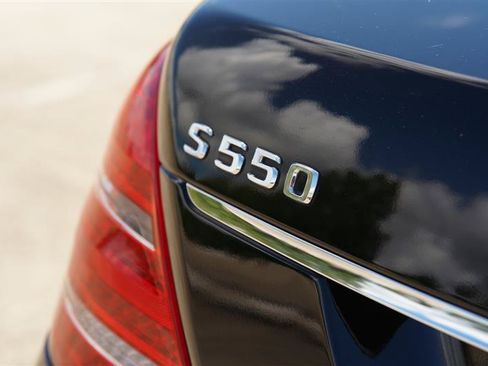 Used 2010 Mercedes-Benz S 550 4MATIC image 37