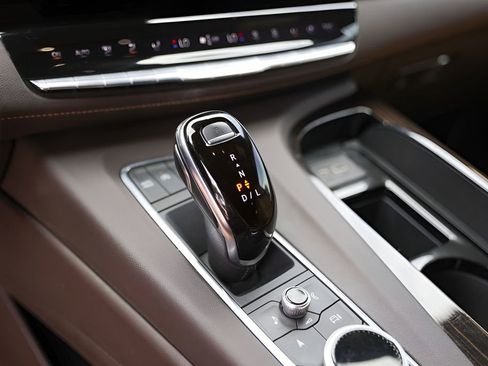 Used 2021 Cadillac Escalade ESV Sport w/ Driver Assist Tech Package AWD/4WD image 19