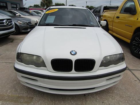 Used 2001 BMW 325i Sedan RWD image 2