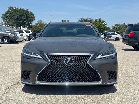 Used 2021 Lexus LS 500 w/ Accessory Package (Z2) RWD image 2