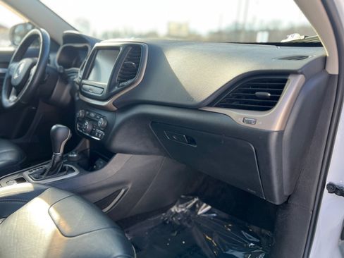 Used 2016 Jeep Cherokee Limited image 46