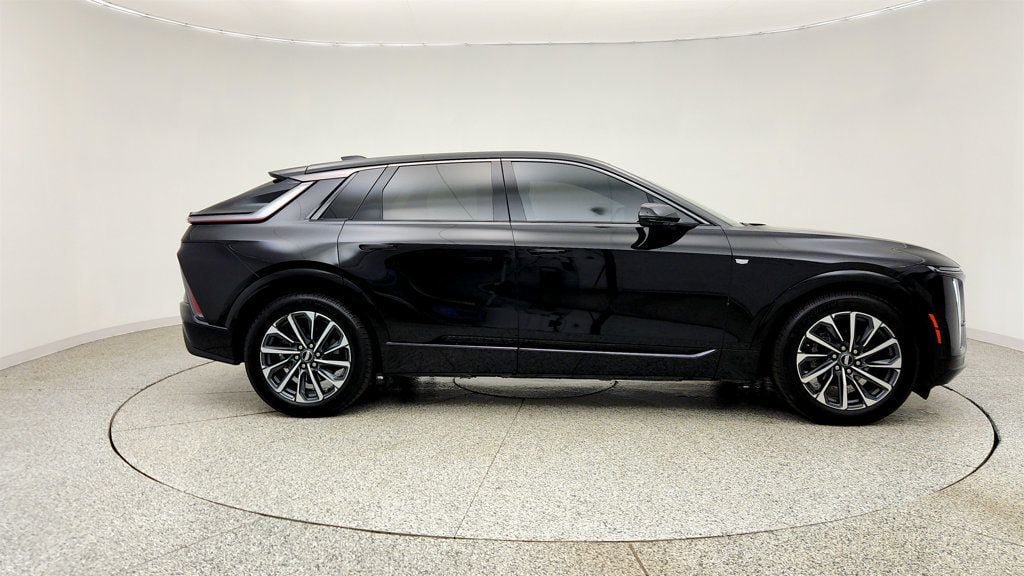 Used 2024 Cadillac Lyriq Sport RWD image 4