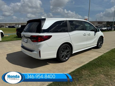 New 2026 Honda Odyssey Touring image 6