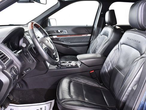 Used 2018 Ford Explorer Platinum image 6