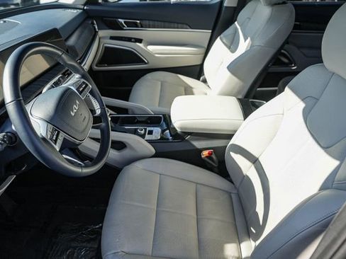 Certified 2024 Kia Telluride EX w/ EX Captain's Chair Package image 19