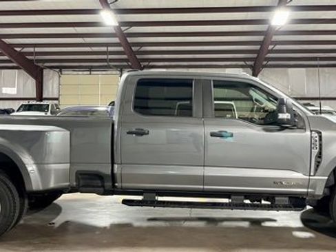 Used 2025 Ford F350 XL w/ XL Chrome Package image 2