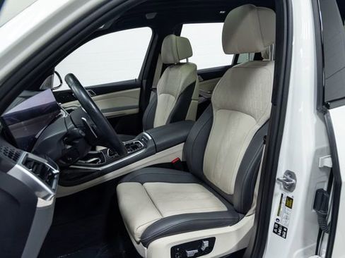 Certified 2025 BMW X7 M60i AWD/4WD image 22