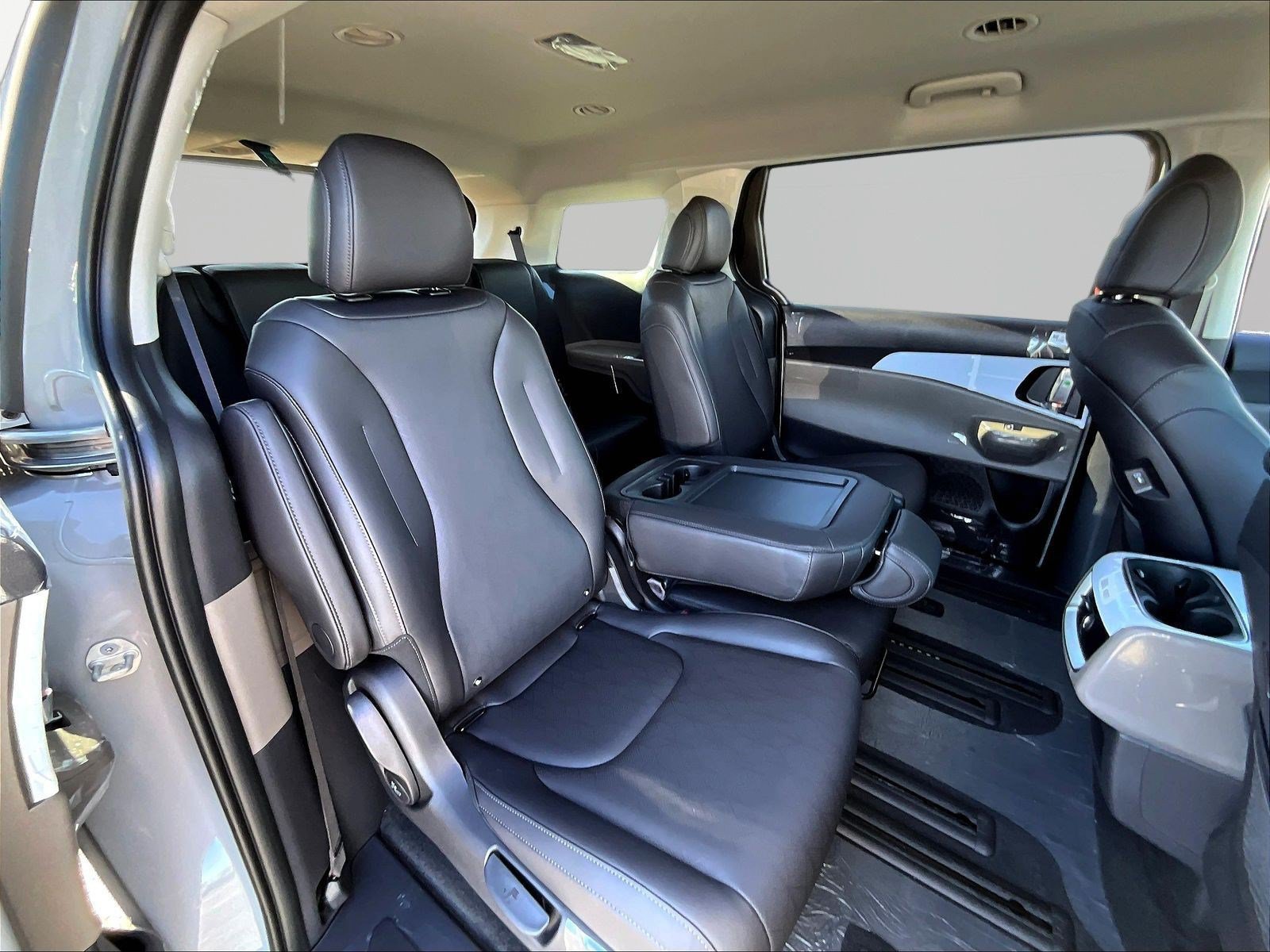 New 2027 Kia Carnival LXS FWD image 19