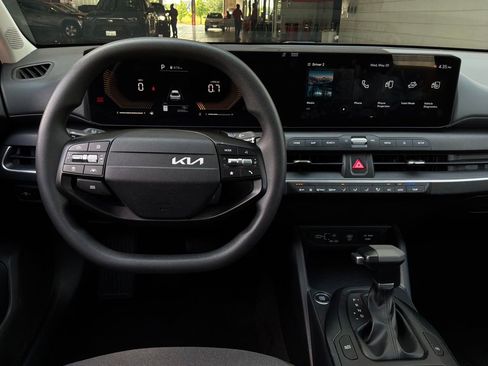 Used 2025 Kia K4 FWD image 13