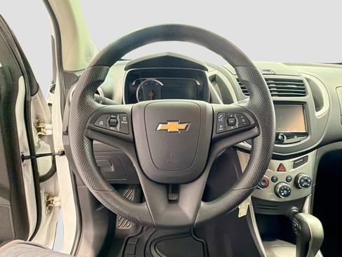 Used 2016 Chevrolet Trax LT FWD image 8