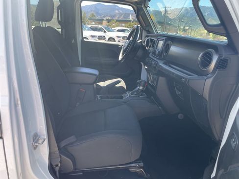 Used 2019 Jeep Wrangler Unlimited Sport S image 16