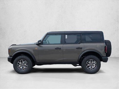 New 2025 Ford Bronco Badlands image 8
