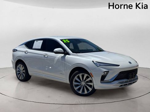 Used 2025 Buick Envista Avenir FWD image 3
