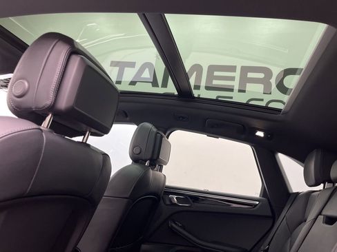 Used 2025 Porsche Macan image 17
