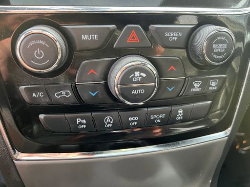 Used 2021 Jeep Grand Cherokee Limited w/ Trailer Tow Group IV image 22