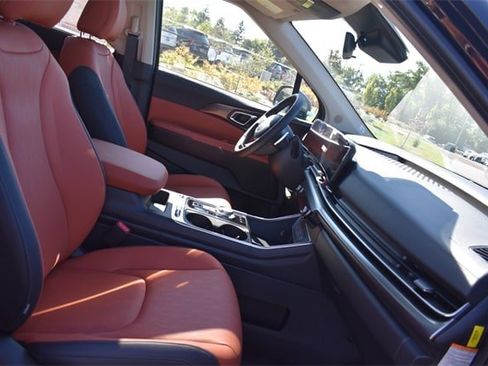 New 2026 Kia Carnival SX w/ SX Dark Edition Package image 13