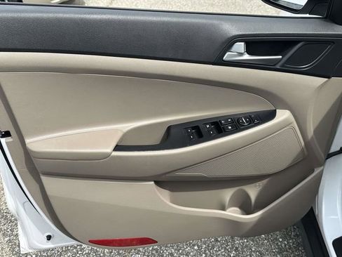 Used 2020 Hyundai Tucson Value FWD image 16
