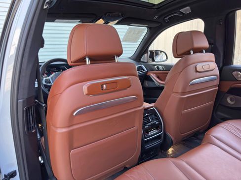 Used 2023 BMW X7 M60i w/ Climate Comfort Package AWD/4WD image 41