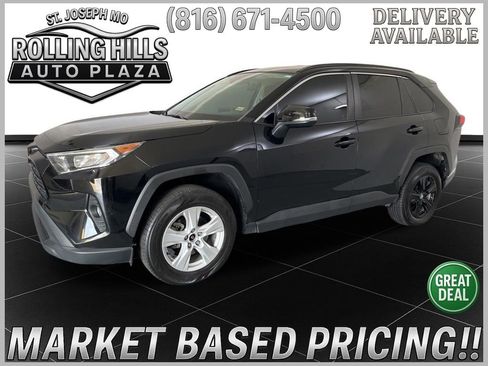 Used 2021 Toyota RAV4 XLE FWD image 1