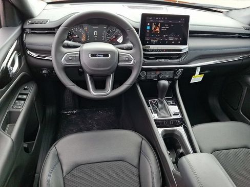 New 2026 Jeep Compass Latitude AWD/4WD image 8