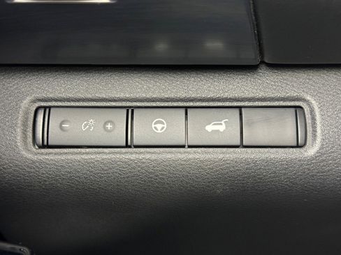 Used 2022 Nissan Pathfinder SL w/ Lighting Package (N92) image 16