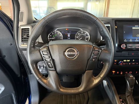 Used 2022 Nissan Frontier SV image 18