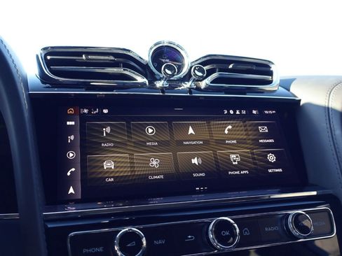 Certified 2022 Bentley Bentayga image 21