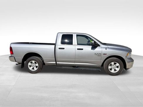 Used 2022 RAM 1500 Classic SLT w/ Trailer Tow Group AWD/4WD image 2