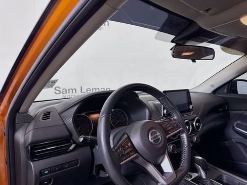 Used 2022 Nissan Sentra SR w/ SR Premium Package image 11