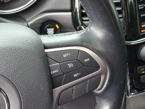 Used 2021 Jeep Grand Cherokee Laredo X AWD/4WD image 23