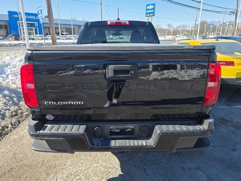 Used 2022 Chevrolet Colorado W/T w/ Custom Special Edition image 4