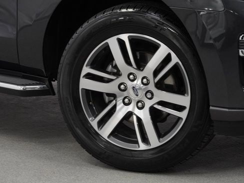 Used 2023 Ford Expedition Max Limited image 5