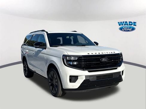 New 2025 Ford Expedition Platinum w/ Stealth Appearance Package image 3