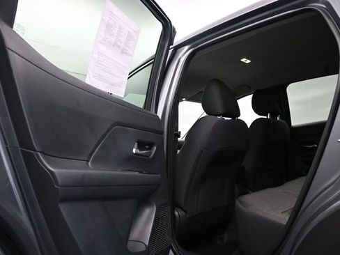 Used 2025 Nissan Kicks SV AWD/4WD image 13