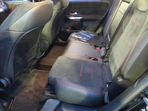 Used 2022 Mercedes-Benz GLB 250 image 19